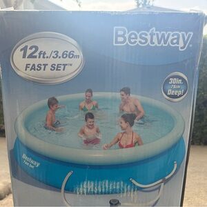 Bestway above ground pool set brand new in box
